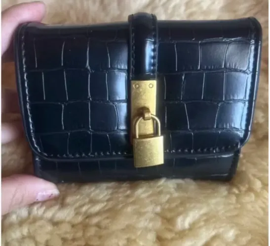bolsa carteira feminina croco com detalhe de cadeado