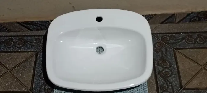 Pia de Sobre pó da Deca para banheiro 