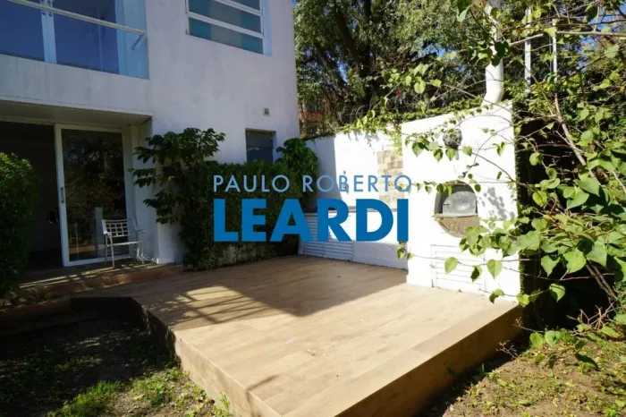 CASA ASSOBRADADA - JARDIM GUEDALA - SP