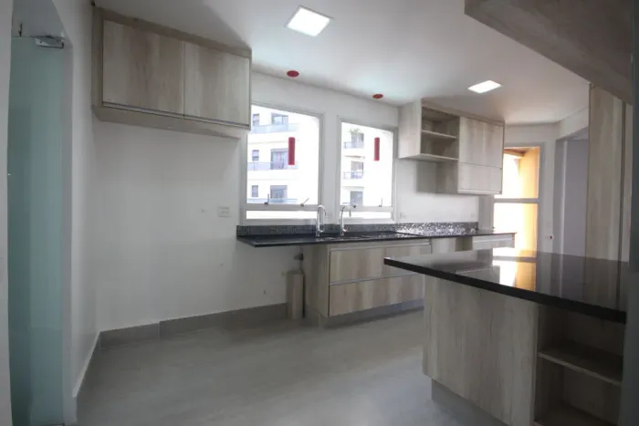 Aluguel Apartamento 3 Dormitórios - 244 m² Moema
