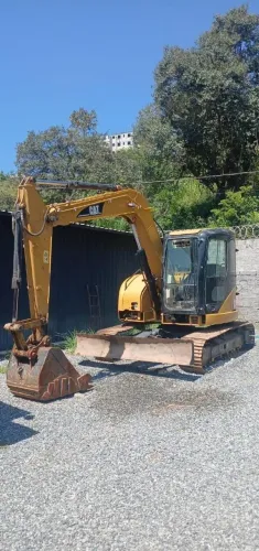 Mini escavadeira Caterpillar 308C cabinada 