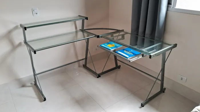 Mesa de Vidro para Escritório e Computador