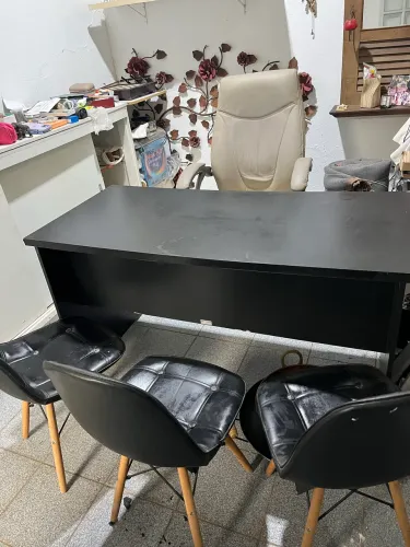 MESA DE ESCRITÓRIO 3 gavetas + Poltrona e 3 cadeiras