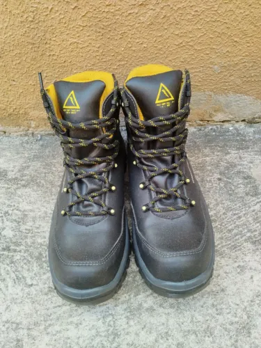 Bota de Segurança Delta Plus Brasília