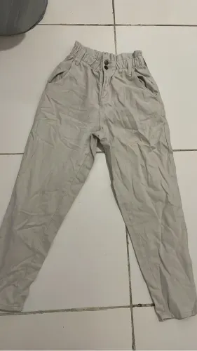 Calça cargo bege número 36