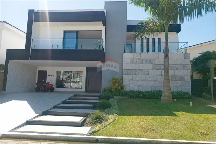 Casa em condomínio à venda na Praia de Pernambuco - Guarujá