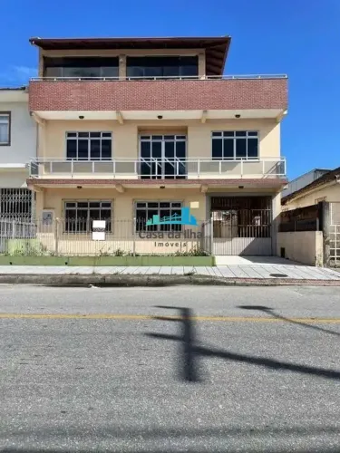 Casa comercial e residencial em Barreiros