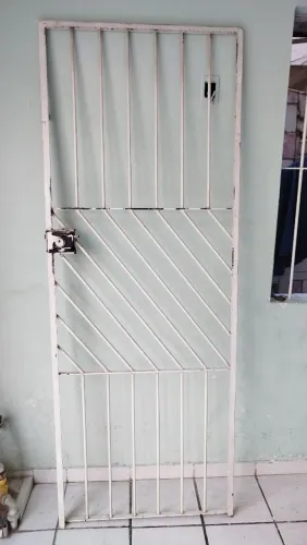 Grade de Porta Completa