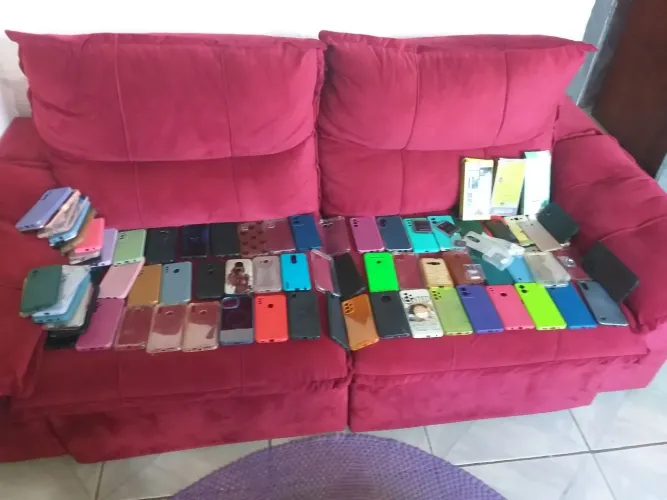 VENDO CAPAS É PELICULAS VARIADAS.