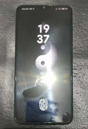 XIAOMI USADO MAIS TOP DA OLX!!! TELA LEVEMENTE TRINCADA MAS SEM AFETAR O FUNCIONAMENTO.