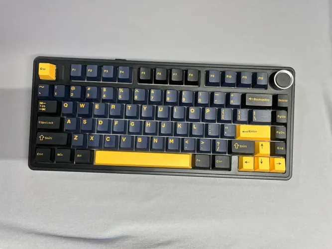 Teclado mecânico aula f75