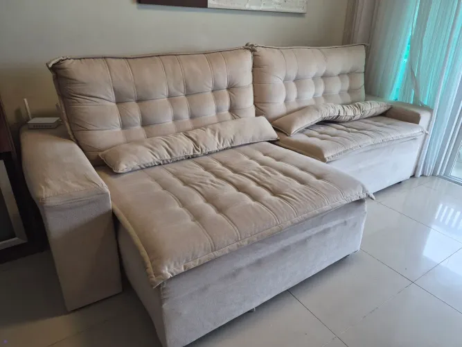 Sofá retrátil de 2,90 x 1,20 em excelente estado.
