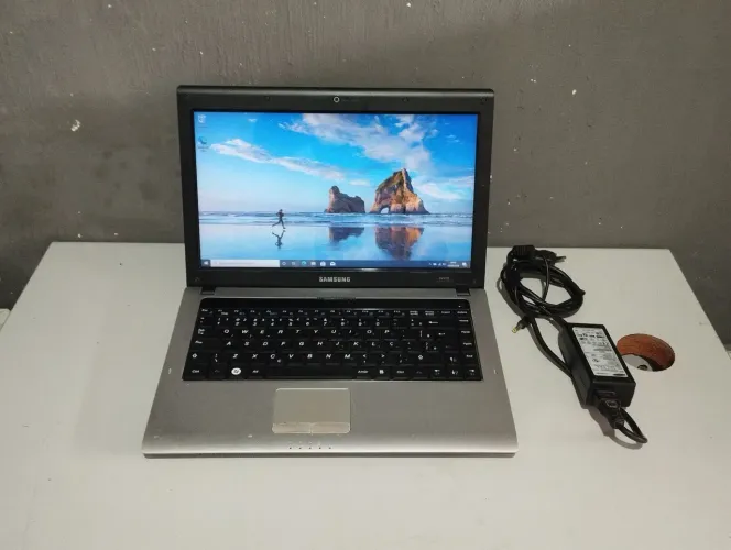 Notebook Samsung pente dual core 4 GB 120
