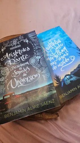 Livros Aristóteles e Dante