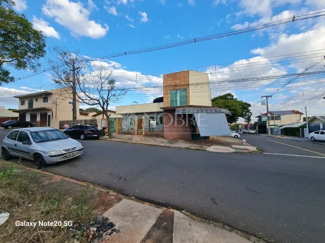 Sobrado + sala comercial de esquina