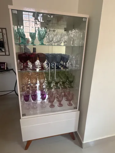 Vendo Cristaleira.