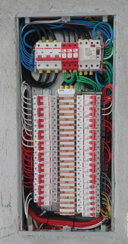 Eletricista pedrial residencial *15