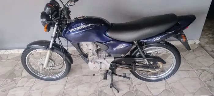 Vendo Titan 2002 ou troco por moto mais nova