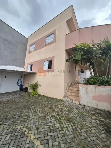 Casa térrea em villagio para locação - Mogi das Cruzes/SP