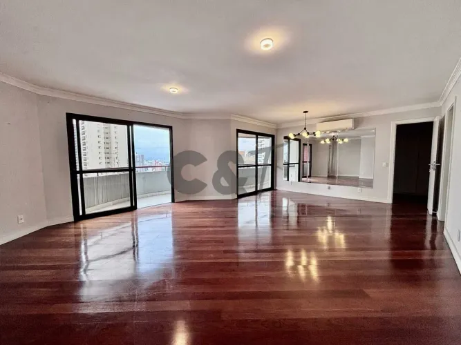 Apartamento Reformado - 4 Dormitórios (3 Suítes) à Venda no Alto da Boa Vista - São Paulo/
