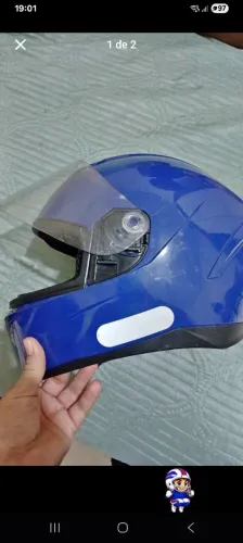 Vendo dois capacetes azul, um tamanho 60, 58, pra sair logo.
