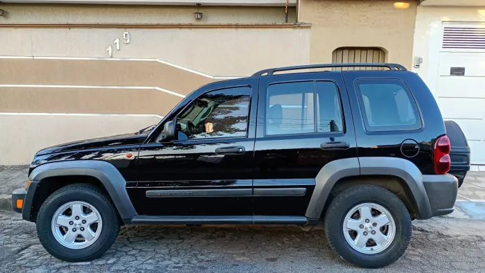 Jeep Cherokee Sport 3.7 4X4 V6 12V Aut. 2007