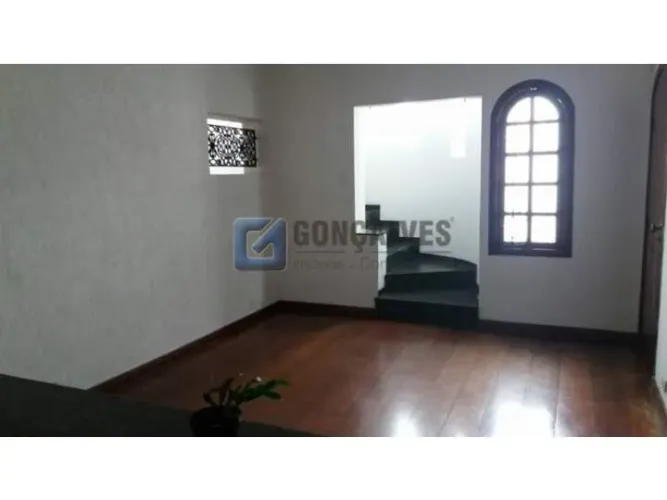 Casa à venda em São Caetano do Sul  4 quartos, 2 suítes, sem condomínio