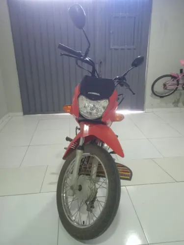 Vendo moto bem conservada, toda na película de proteção, no jeito de transferir