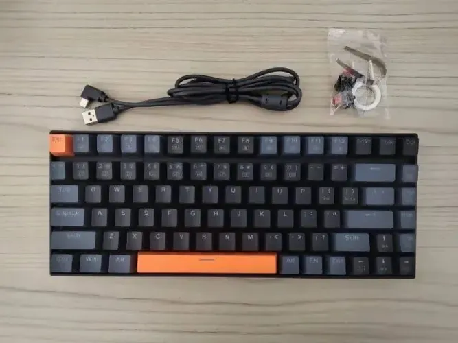 KIT FONE, MOUSE PAD, E TECLADO MECÂNICO 