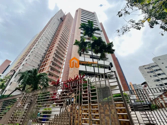 Funcional apartamento na localização mais desejada de Fortaleza, a poucos passos da Praça 