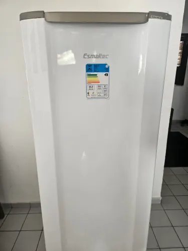 Geladeira Esmaltec ROC35 259L Branco