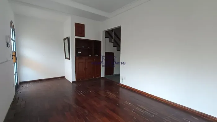ALUGA-SE CASA GEMINADA NA REGIÃO DO CAIÇARA