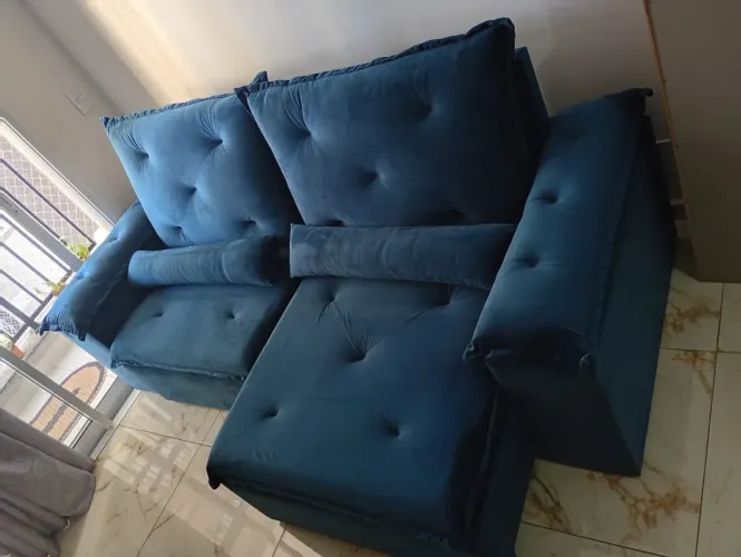 Sofá lindo de fábrica