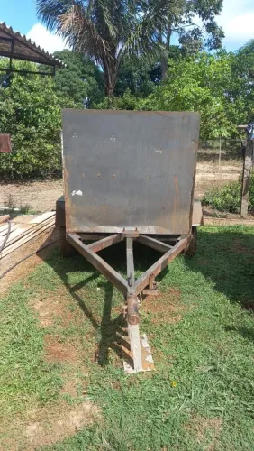 VENDE-SE CARRETINHA BAÚ
