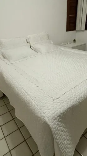 OPORTUNIDADE - Cama King size CASTOR (Usada)
