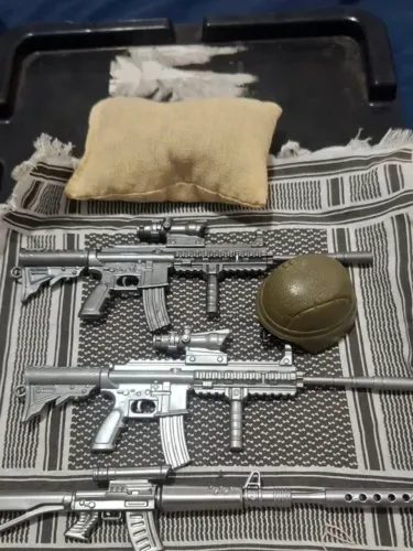 Capacete militar Boneco 1/6