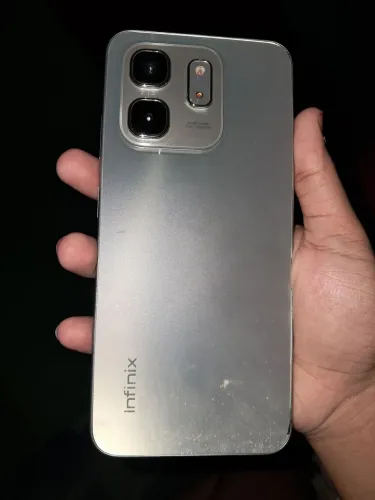 Celular para retirada de peças com 2 meses de uso ele caiu na água finix Hot 50i