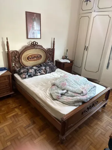 Cama casal em MADEIRA MACIÇA NOBRE