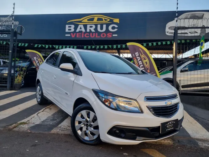 Chevrolet Onix Hatch LT 1.4 8V Flex Power Mec. 4P 2013