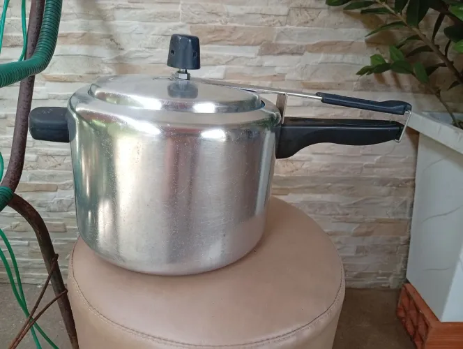 Panela de pressão 4,5L