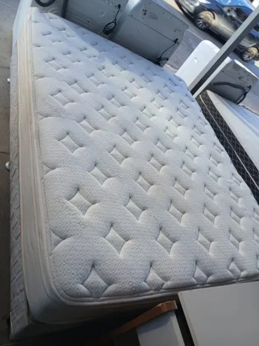 Cama box Queen size Colchão Herval molas ensacandas dividimos TB cartão 