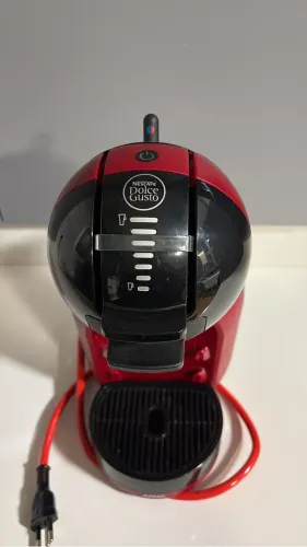 Cafeteira Nescafé Dolce Gusto