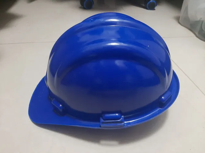 Capacete, Colete refletivo, Camisetas e Metro para obra