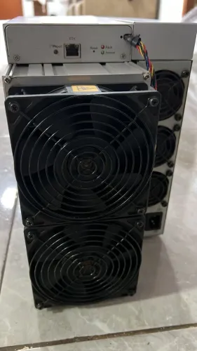 Mineradora de Bitcoin S19 de 104Ths Marca Bitmain