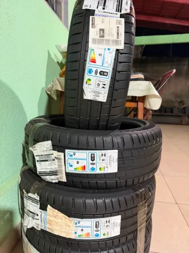 Pneu Michelin Aro 18 Pilot Sport 5 215/45R18 (93Y) XL