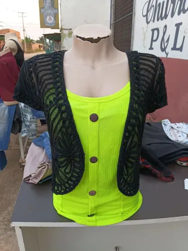 Conjunto preto e amarelo