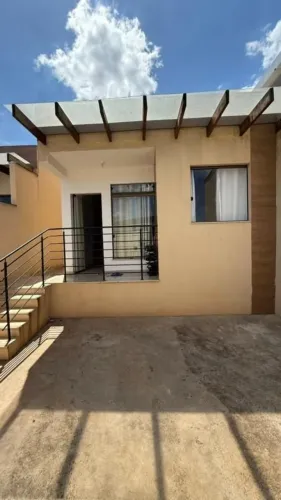 VENDE-SE CASA EM VERA CRUZ CARIACICA 