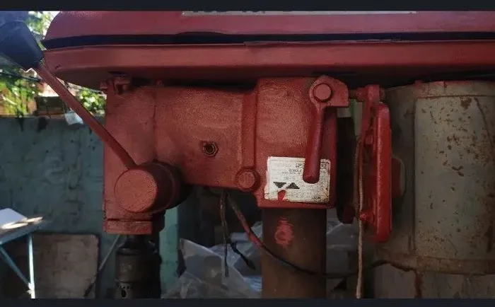 Máquina de furar 1.500