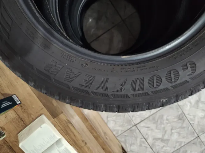 4 pneus semi novos