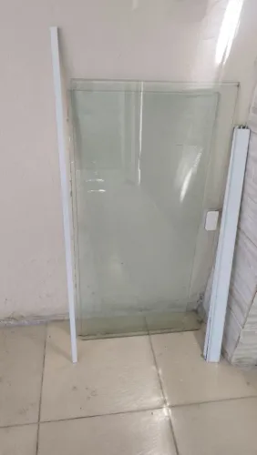Vende-se uma janela 2 folhas de vidro 1 x1.10metros